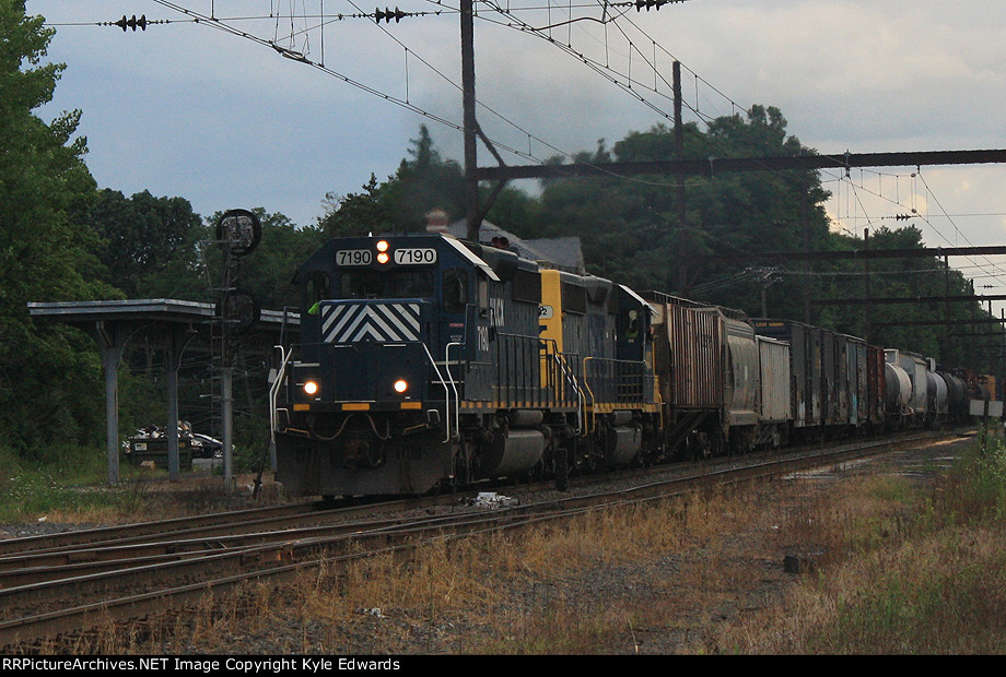 HLCX SD40-2 #7190 on Q418-04